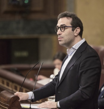 El récord en creación de empleo no mejora la productividad por trabajador: [...]