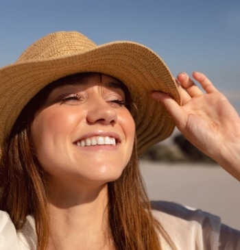 Si tienes la piel grasa, este protector solar SPF 50+ mantiene a [...]
