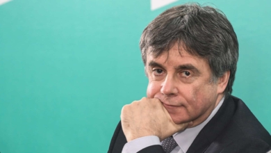 Puigdemont no se plantea ahora apoyar una moción a la espera de su amnistía y en mitad de la guerra en Junts