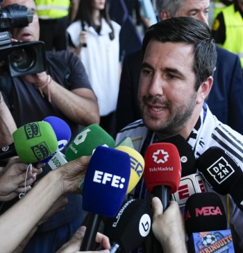 La Junta Electoral valida la candidatura de Enrique Riquelme a la presidencia [...]