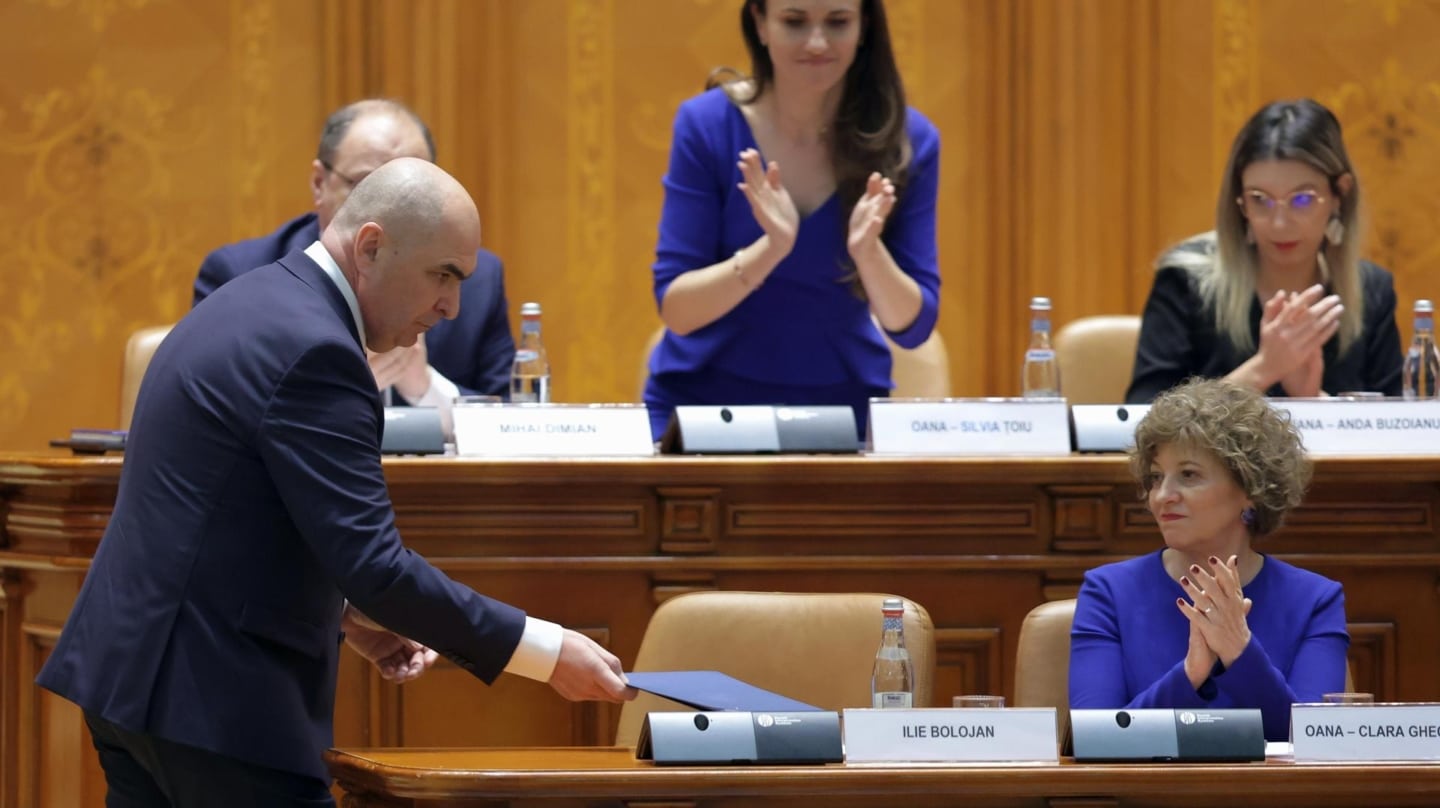 Pacto Frankenstein en Rumanía: socialdemócratas y ultranacionalistas derriban el gobierno de Bolojan