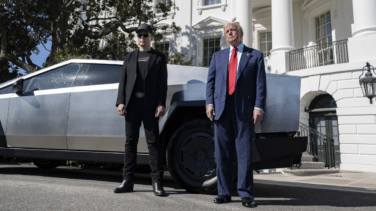 Elon Musk sella su reconciliación con Trump y encabeza la corte de ejecutivos que acompañará al presidente a China