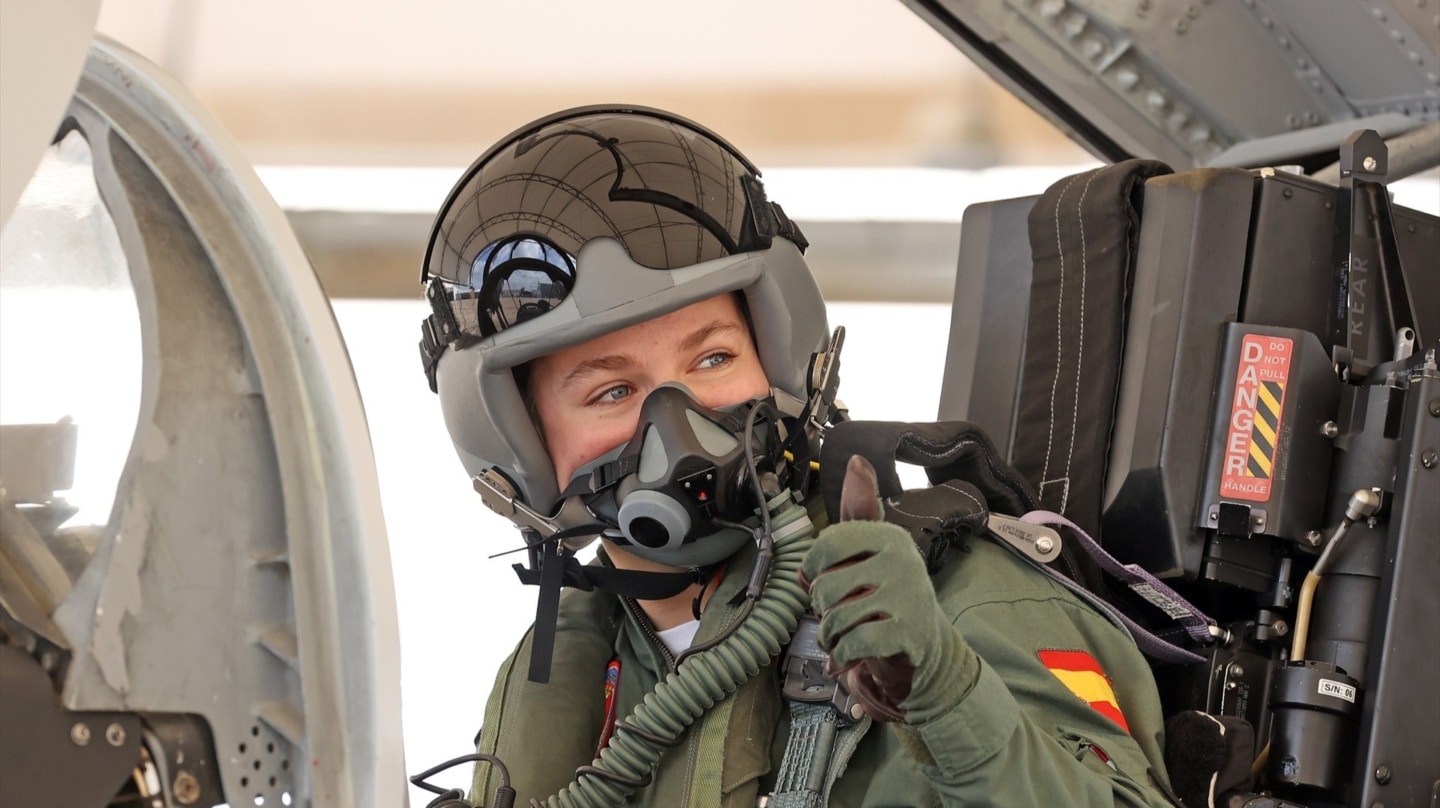 La princesa Leonor vuela por primera vez en un caza F-5 en la recta final de su formación militar