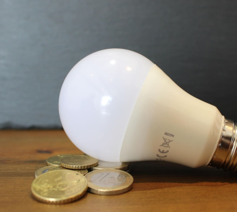 Precio de la luz hoy, 12 de mayo de 2026: cómo influye el reparto del consumo en la factura