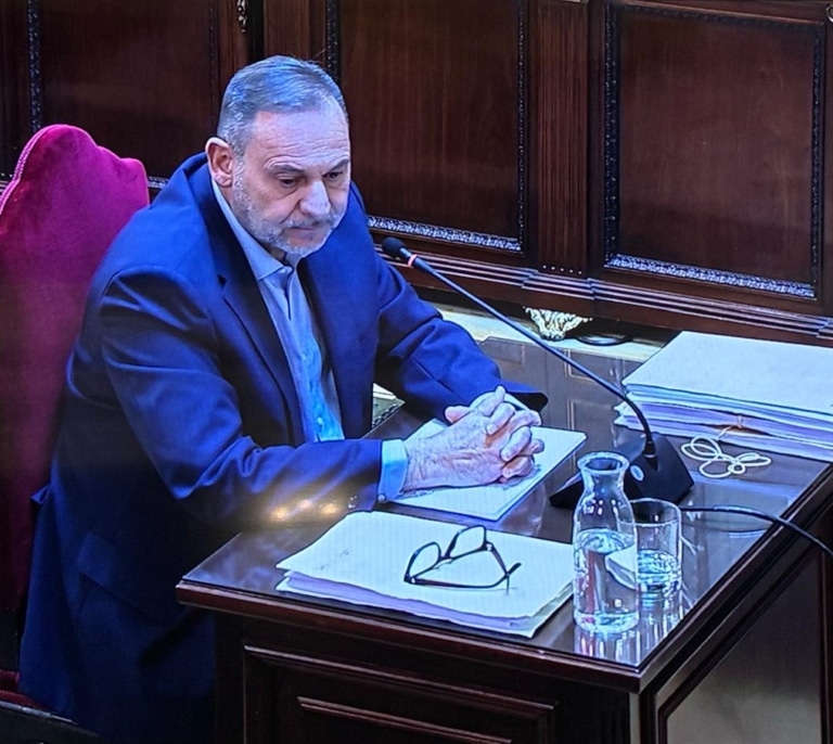Un Ábalos en plan ministro y con el corazón roto