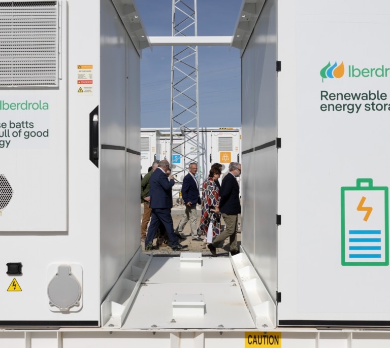 España frena el desperdicio de energía al disparar su red de almacenamiento