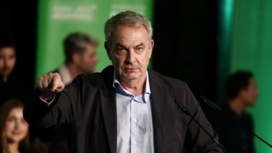 La UDEF registra el despacho de Zapatero y tres empresas, entre ellas la de las hijas del expresidente por el caso Plus Ultra