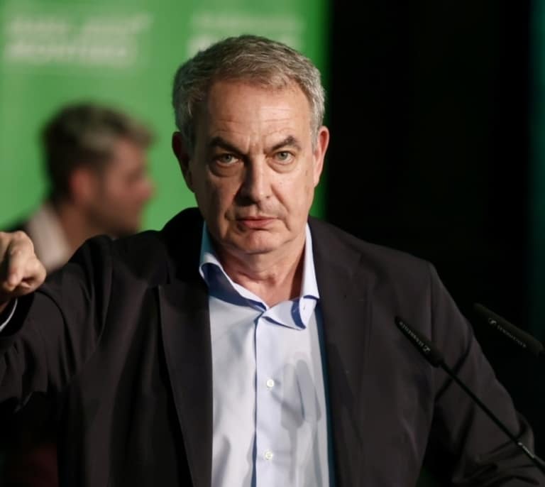 La UDEF registra el despacho de Zapatero y tres empresas, entre ellas la de las hijas del expresidente por el caso Plus Ultra