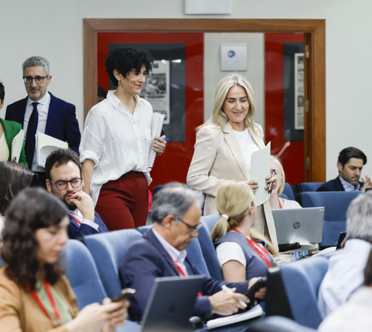 El Gobierno, "tranquilo" con PNV y Junts tras la oferta de Feijóo: "Más allá del ruido, la moción no llegará nunca y es una pose"