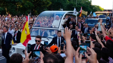 León XIV se da cita con el 'boom' católico de la juventud en una vigilia masiva en Madrid