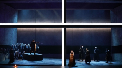 Fuego, culpa y venganza: 'Il trovatore' se convierte en un thriller negro en el Teatro Real