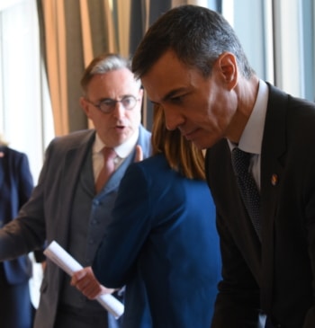Sánchez respalda a la directora de la Guardia Civil y se desliga [...]