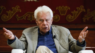 Felipe González recuerda que convocó elecciones al no aprobar los presupuestos: "Ahora eso no se lleva"