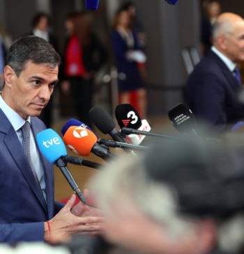 El PSOE daba por hecha la imputación de las hijas de Zapatero [...]