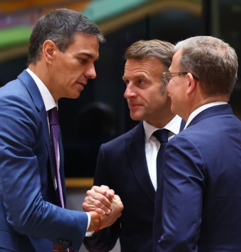 Sánchez justifica que Zapatero recibiera las joyas durante su mandato y no [...]