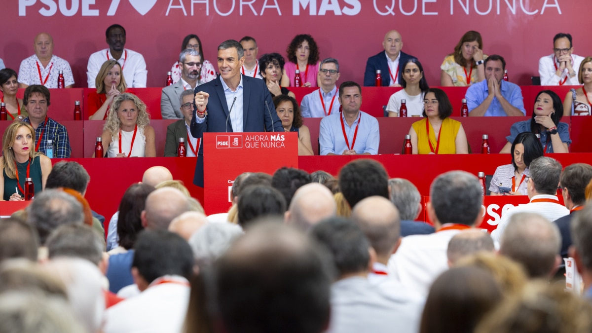 El secretario general del PSOE y presidente del Gobierno, Pedro Sánchez, durante su intervención ante el comité federal del partido, este 27 de junio de 2026.