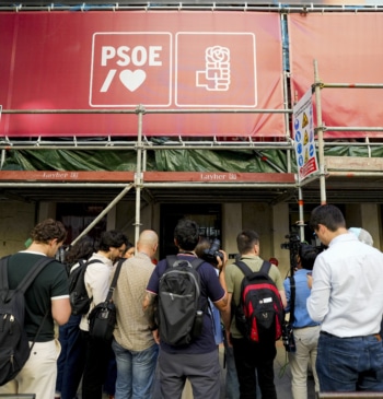 El PSOE da largas a sus prometidas explicaciones por el 'caso Leire [...]