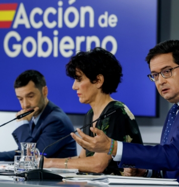 El Gobierno se reafirma en su crítica a algunos jueces y celebra [...]
