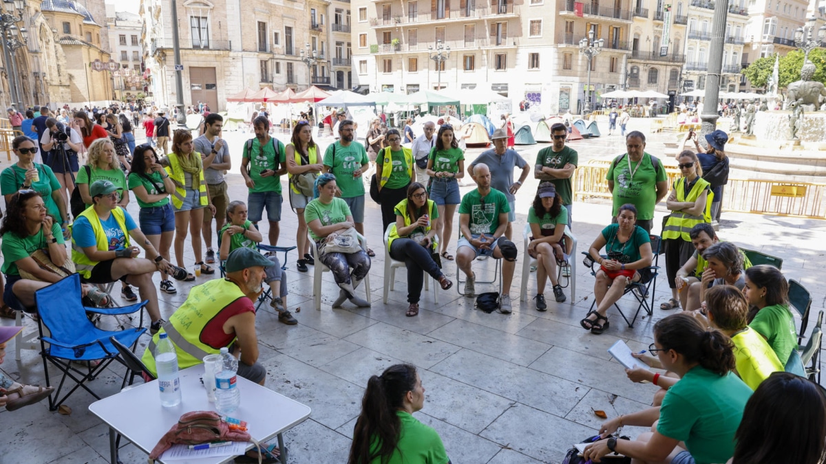Los profesores valencianos apuestan por parar la huelga mientras rechazan la propuesta de Educación