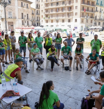 Los profesores valencianos apuestan por parar la huelga mientras rechazan la propuesta [...]