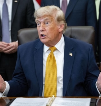 Trump asegura que EEUU tiene el “control total” del estrecho de Ormuz [...]