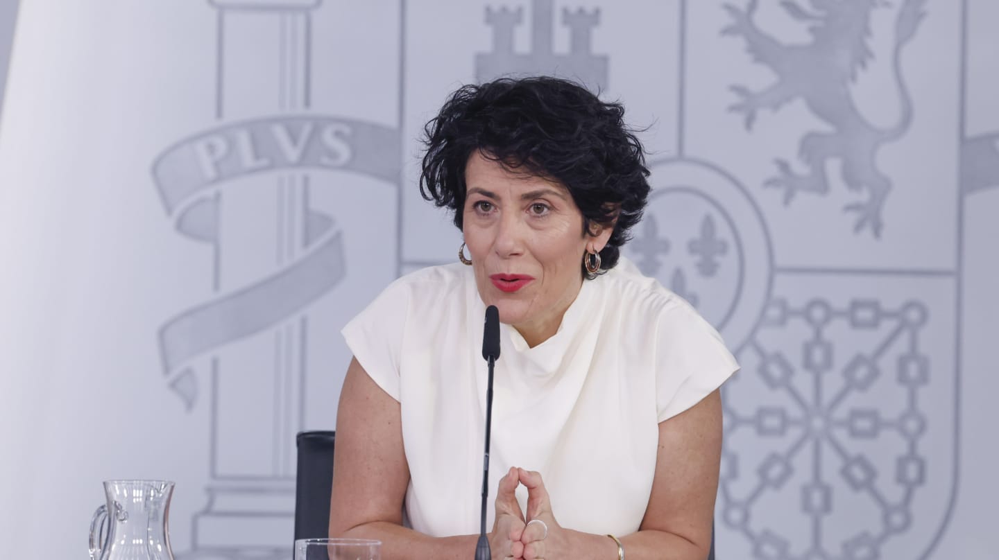 El Gobierno tacha a Feijóo de "irresponsable" por dudar del proceso electoral al cargar contra la 'ley de nietos'