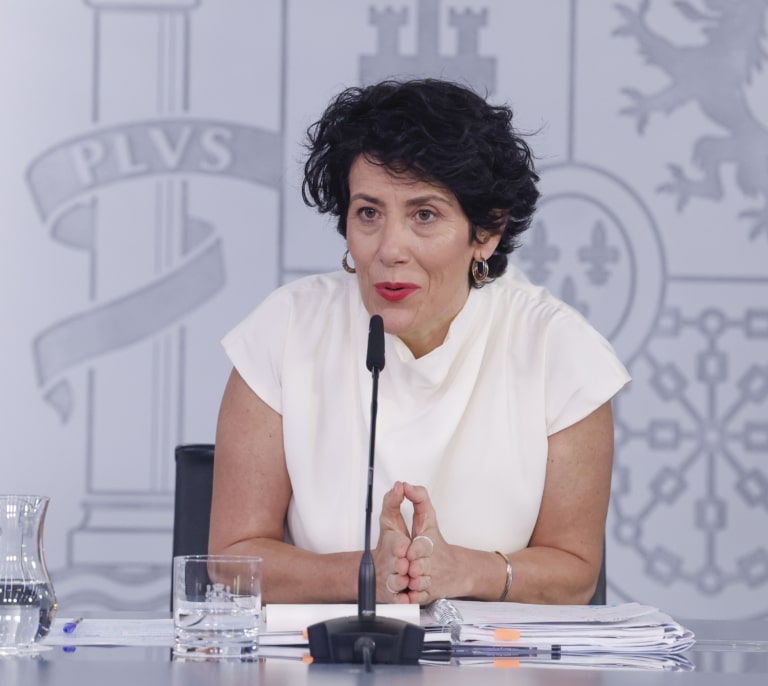 El Gobierno tacha a Feijóo de "irresponsable" por dudar del proceso electoral al cargar contra la 'ley de nietos'