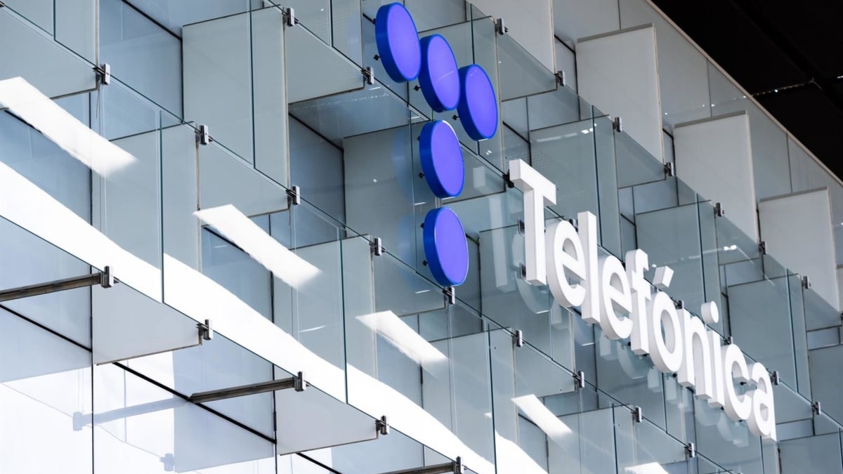 Telefónica e Indra estudian la creación de una 'joint venture' para servicios de nube soberana en Europa