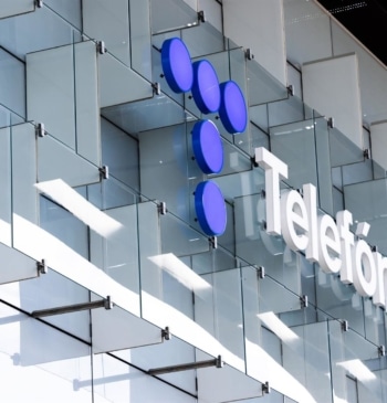 Telefónica e Indra estudian la creación de una 'joint venture' para servicios [...]