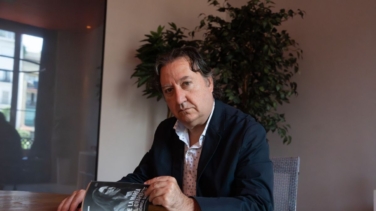 Un nuevo libro analiza la gestión de la ministra de Sanidad, Mónica García