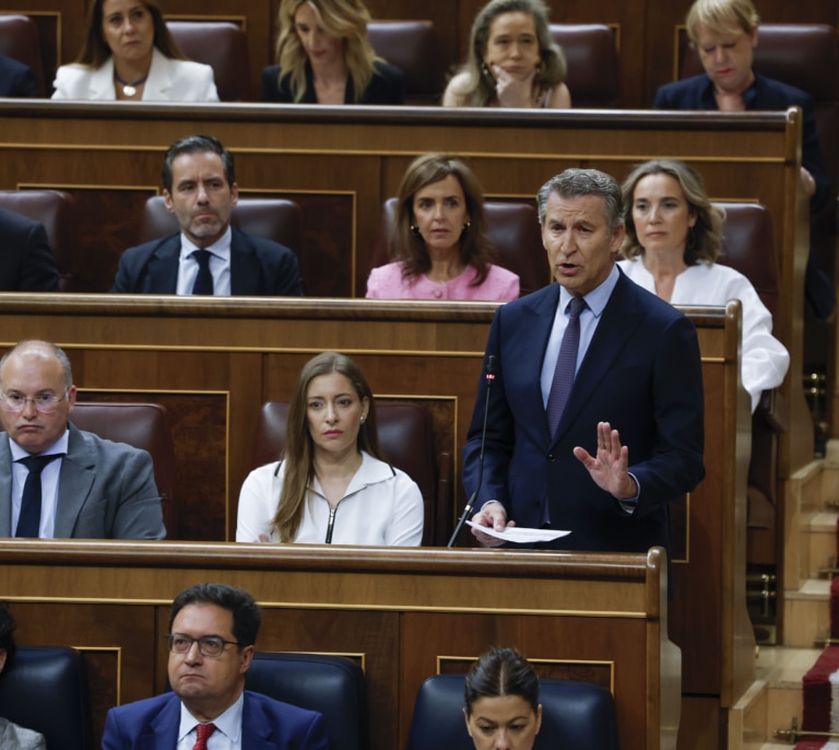 Feijóo golpea a Sánchez con el 'caso Leire': "Señor P. S., si sabía todo, tendrá que dimitir por corrupción y si no por incompetente"