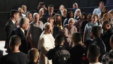El Papa, en la cárcel de Brians: "Los errores de la vida no determinan la identidad de una persona"