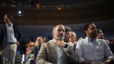 Abascal pide a los suyos respeto al PP y a los acuerdos, pero amenaza: "Si no se cumplen, os pido valentía para salir de los gobiernos"