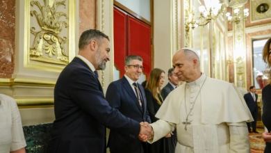 Vox defiende "trascender" el discurso del Papa y evita un nuevo choque con la Iglesia por la inmigración