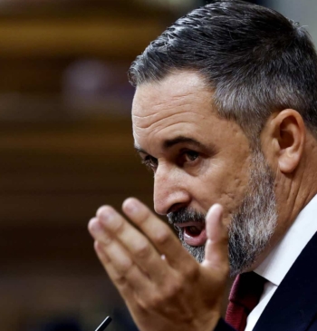 Abascal acusa a Sánchez de estar "maniobrando con sus socios para alterar [...]