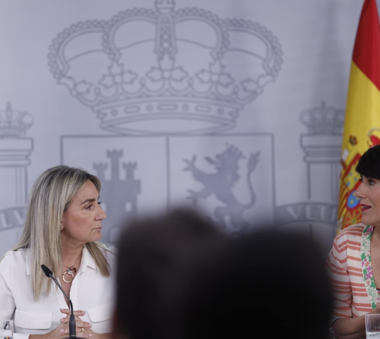 El Gobierno "respeta" pero no comparte la petición de elecciones ya de Junts: seguirá hasta 2027