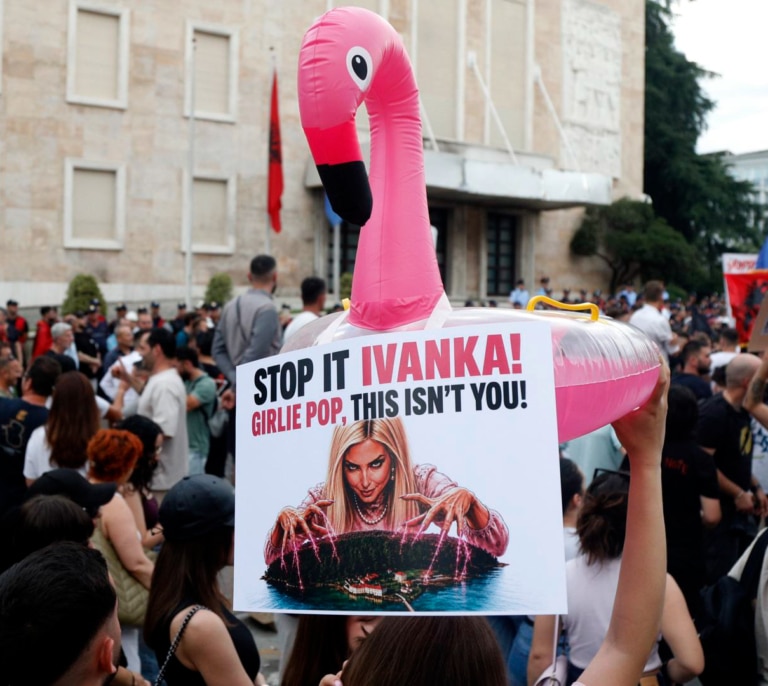 La revolución del flamenco: Albania se rebela contra el hotel de Ivanka Trump
