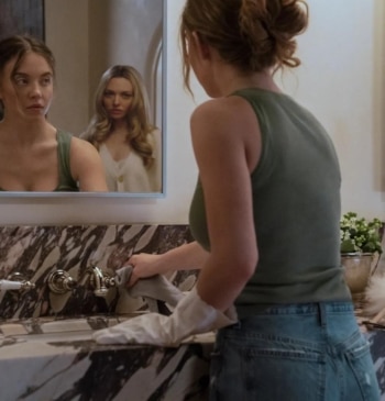 Amanda Seyfried y Sydney Sweeney en una escena de 'La asistenta'