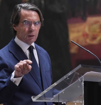 Aznar arremete en el Senado contra los pactos del Gobierno con Bildu: [...]