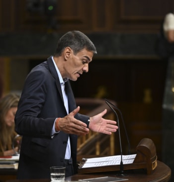 Sánchez empieza a romper amarras con los socios y enciende ya el [...]