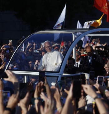 Galería | Las mejores imágenes de las primeras horas del papa León [...]