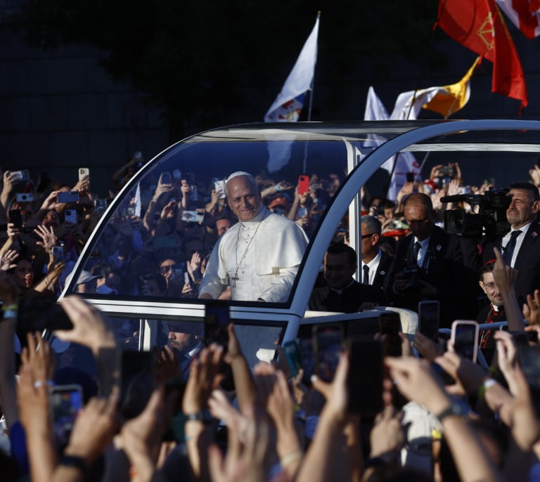 Galería | Las mejores imágenes de las primeras horas del papa León XIV en Madrid