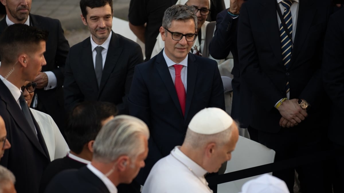 El Papa León XIV, el ministro de la Presidencia, Justicia y Relaciones con las Cortes, Félix Bolaños