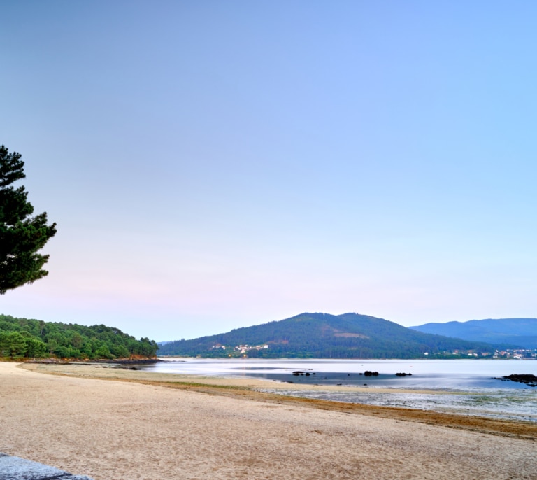 Mueren ahogados dos bañistas en las playas de Outes y Ferrol en A Coruña