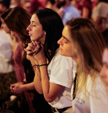 30 horas con los jóvenes para ver al papa: sofocos y una [...]