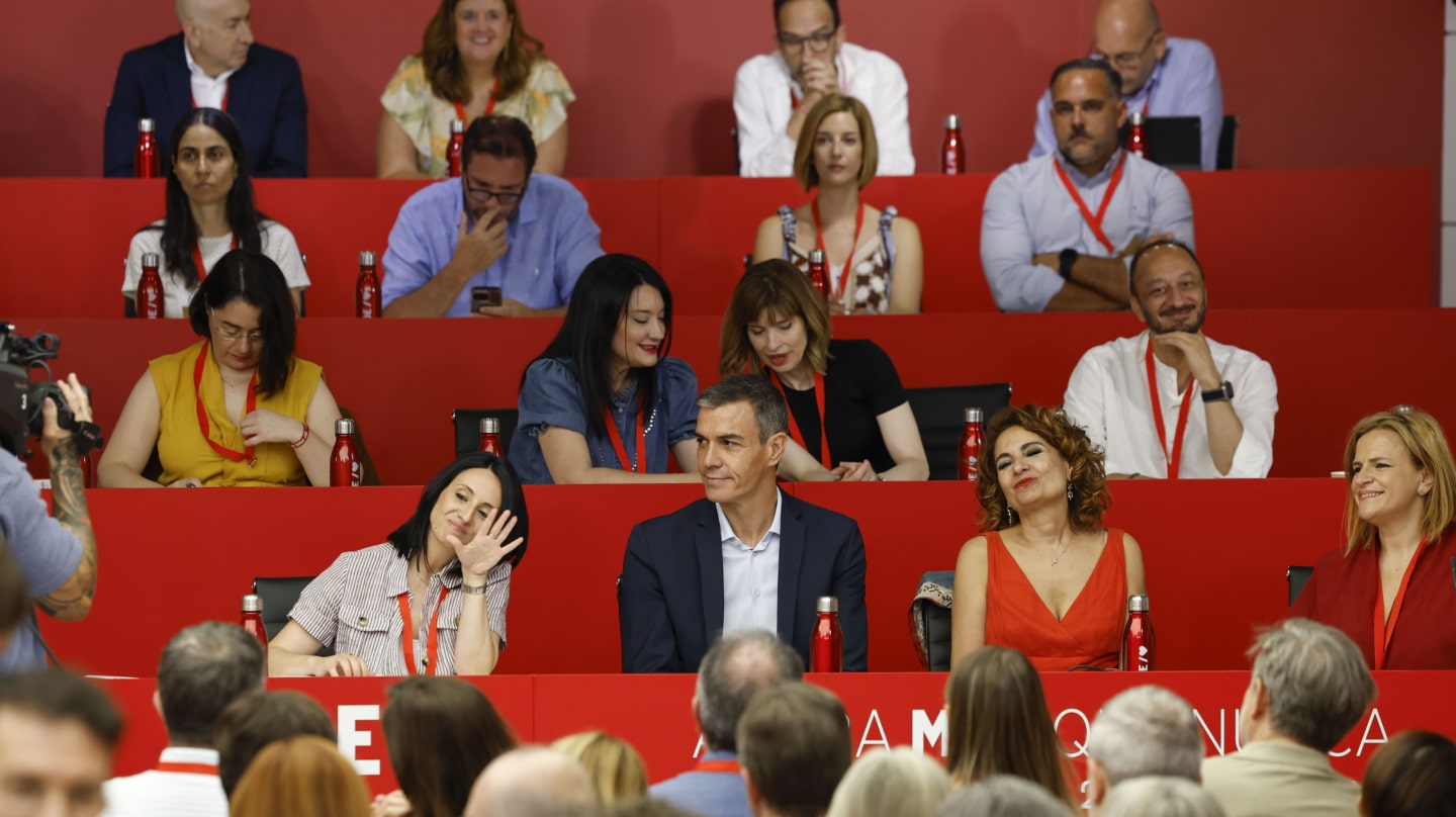 Sánchez, ante el PSOE: "Vamos a limpiar lo que haya que limpiar, vamos a defender la verdad y a seguir gobernando"