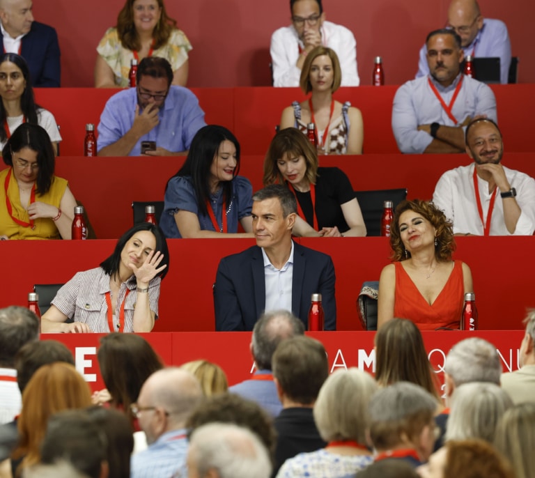 Sánchez, ante el PSOE: "Vamos a limpiar lo que haya que limpiar, vamos a defender la verdad y a seguir gobernando"