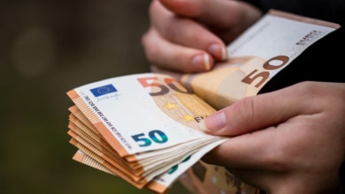 Ni tarjetas ni bizum: la cantidad de dinero en efectivo que el Banco de España aconseja tener en el hogar