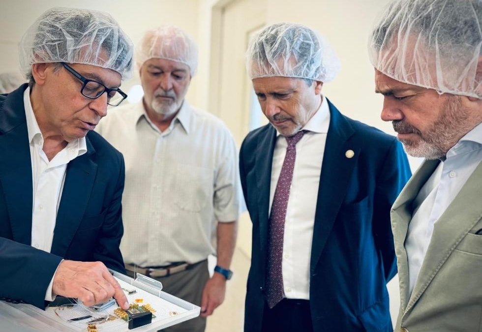 La Generalitat destaca el potencial de la fotónica como motor de innovación y desarrollo económico