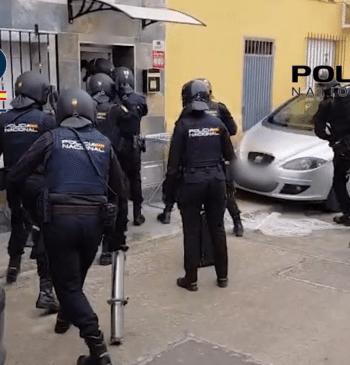 300 euros por ir de Murcia a Francia: el lucrativo negocio de [...]